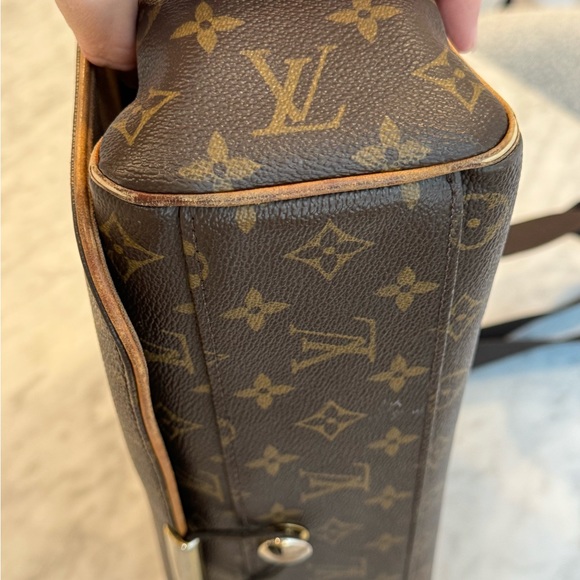 Louis Vuitton Monogram Abbesses Messenger Bag - Picture 14 of 16